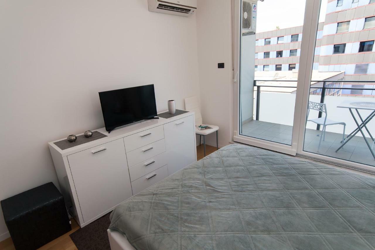 Studio Apartman Bella Apartment Zagreb Bagian luar foto
