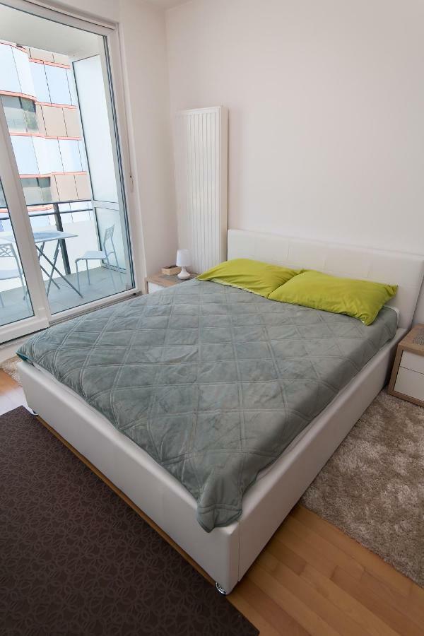 Studio Apartman Bella Apartment Zagreb Bagian luar foto